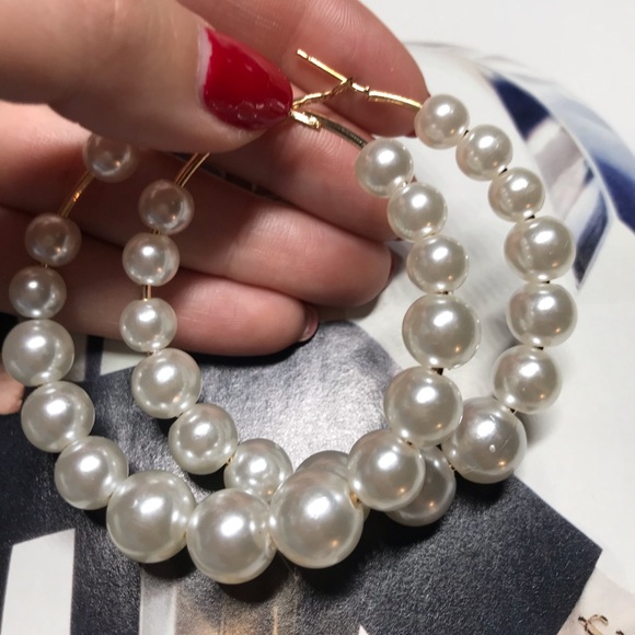 Fashion Faux Pearl Hoop Earrings - Picture 2 of 5